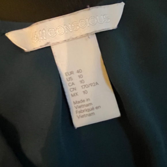 All Conscious Hunter Green Sleeveless Blouse, Size 10 - Picture 7 of 9